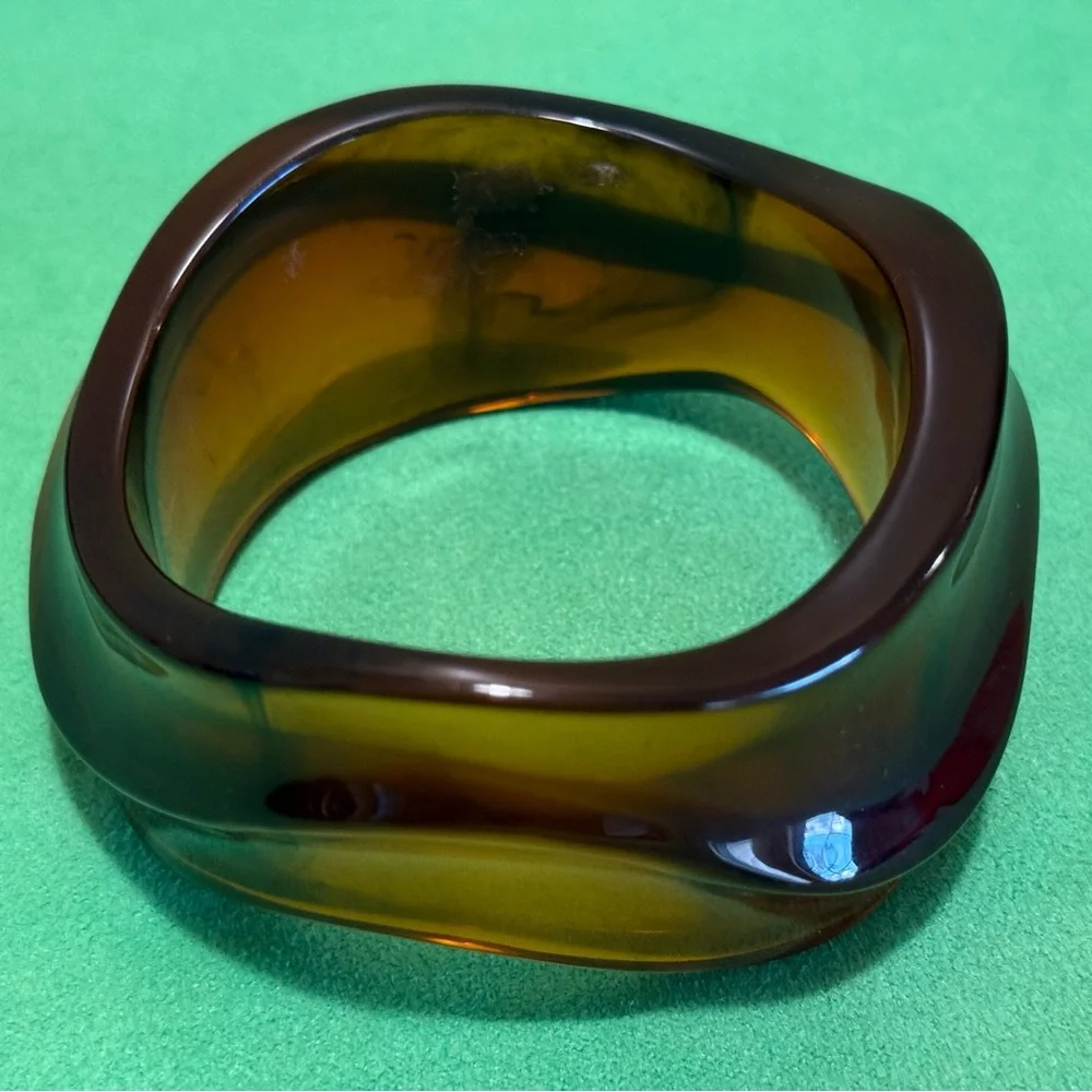 Vintage statement root beer  lucite bangle wavy wide